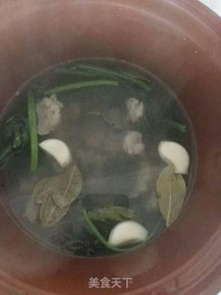 番茄????牛腩????的做法步骤：2