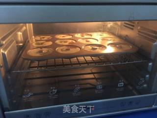 迷彩海绵蛋糕的做法步骤：11