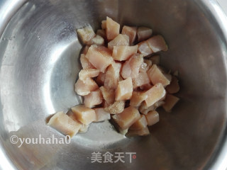#妈妈的味道#彩椒鸡丁的做法步骤：2
