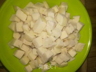 葱香馒头丁的做法步骤：2