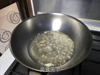 烤乳猪头烩酸菜的做法步骤：10