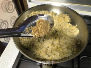 烤乳猪头烩酸菜的做法步骤：12
