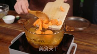 西梅花雕酒炖牛腩的做法步骤：4