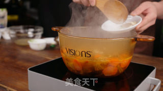 西梅花雕酒炖牛腩的做法步骤：5