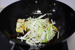 韭黄炒黄豆腐的做法步骤：6