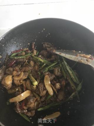 双椒爆鸭的做法步骤：8