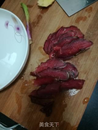 腊肉蒸鱼干的做法步骤：1