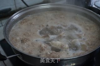 脆肉鲩焖羊肉的做法步骤：3