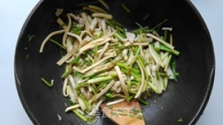 水芹百叶炒肉丝的做法步骤：7