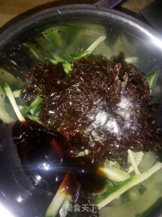 黄瓜丝拌紫菜的做法步骤：4