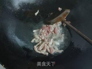 肉丝炒蒜薹的做法步骤：3