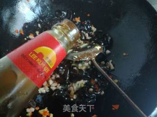 剁椒木耳炒鸡蛋的做法步骤：9