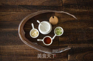 清蒸鳗鱼还需要上桌吗？早就被吃完了的做法步骤：1