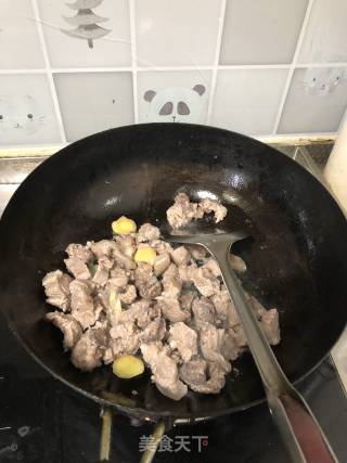 妈妈的味道—牛肉炖萝卜的做法步骤：5