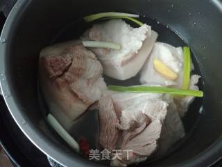 酸菜炖白肉粉条的做法步骤：4