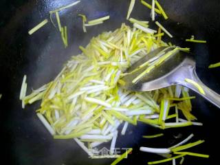 #妈妈的味道#蒜黄炒鸡蛋的做法步骤：5