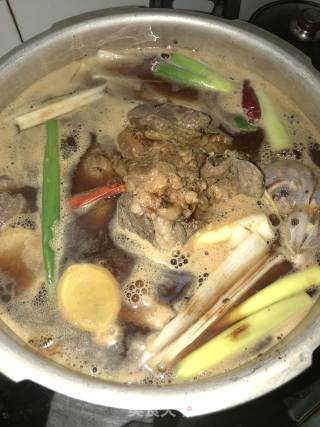 自家秘制酱牛肉的做法步骤：6