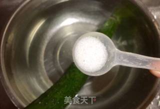 #吉祥年夜菜#青龙送福~蓑衣黄瓜的做法步骤：2