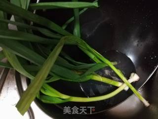 腊肉炒蒜苗的做法步骤：2