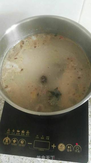 鱼头豆腐汤的做法步骤：3