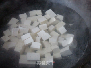 香菇酱炒豆腐的做法步骤：3