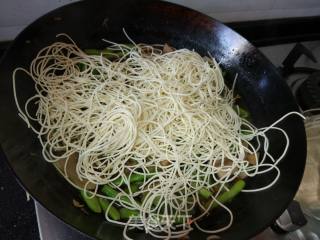 五花肉豆角焖面的做法步骤：7