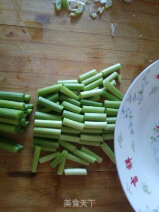 肉炒蒜苔的做法步骤：1