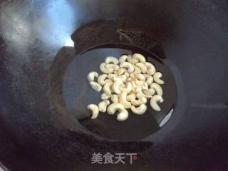 西芹腰果的做法步骤：1