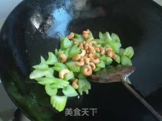 西芹腰果的做法步骤：9
