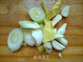 #妈妈的味道#家常鲫鱼的做法步骤：1
