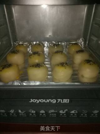 椰香蛋黄酥的做法步骤：21
