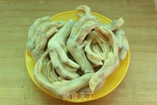 红烧鸭掌的做法步骤：2