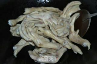 红烧鸭掌的做法步骤：4