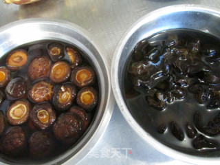 香菇牛肉酱的做法步骤：2