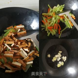 芹菜炒豆腐干的做法步骤：3