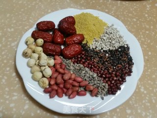 八宝粥的做法步骤：1