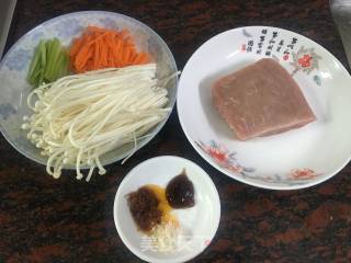 金针菇炒肉丝的做法步骤：1
