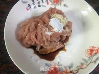 金针菇炒肉丝的做法步骤：3
