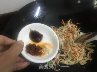 金针菇炒肉丝的做法步骤：10
