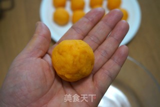 南瓜糯米豆沙丸子的做法步骤：5