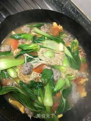 牛肉丸子茄汁汤面的做法步骤：3