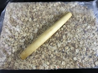 花生牛轧糖的做法步骤：2