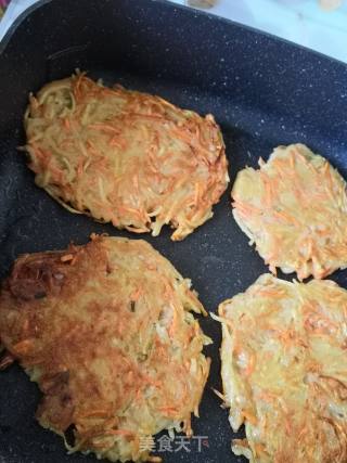 早餐快手菜～土豆丝饼的做法步骤：4