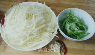 青椒土豆丝的做法步骤：3