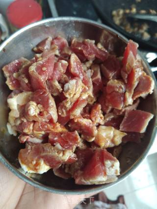 梅菜扣肉的做法步骤：2