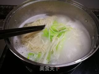 酸辣面的做法步骤：5