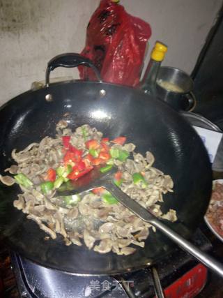 青红椒炒鸡胗的做法步骤：5