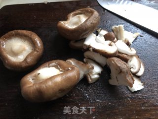 双菇炒肉丝的做法步骤：3