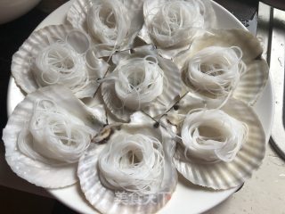 蒜蓉蒸扇贝的做法步骤：4