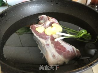 自制卤牛肉的做法步骤：2